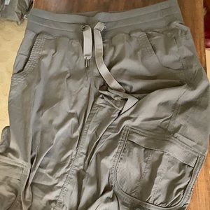 Lululemon yoga camp pant - hard to find!
